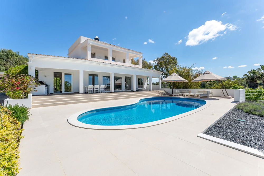 Contemporary renovated villa in the outskirt of Loulé with great sea view 259531237