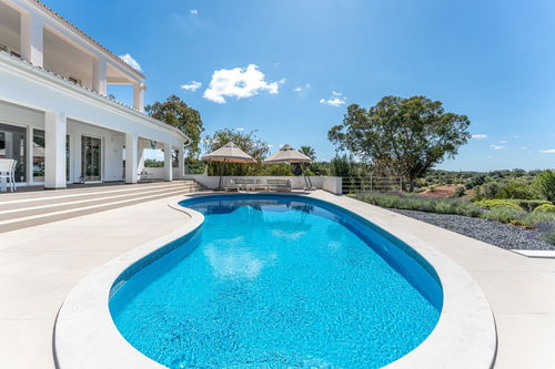 Beautifully renovated villa in the outskirt of Loulé with wonderful ocean view 259531237