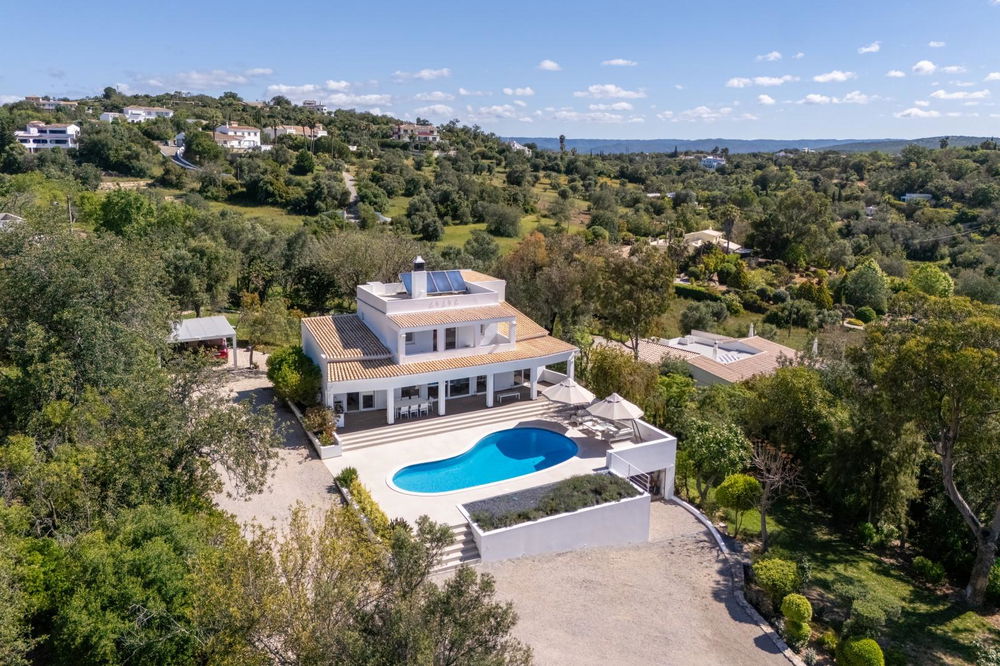 Contemporary renovated villa in the outskirt of Loulé with great sea view 259531237