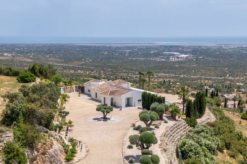 Stunning contemporary villa with fantastic seaviews in Estoi 433798786