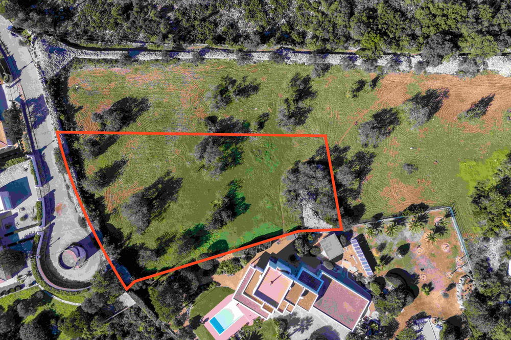 Beautiful plot in Quinta das Raposeiras with an exceptionnal construction possibility up to 732m2 2917271060
