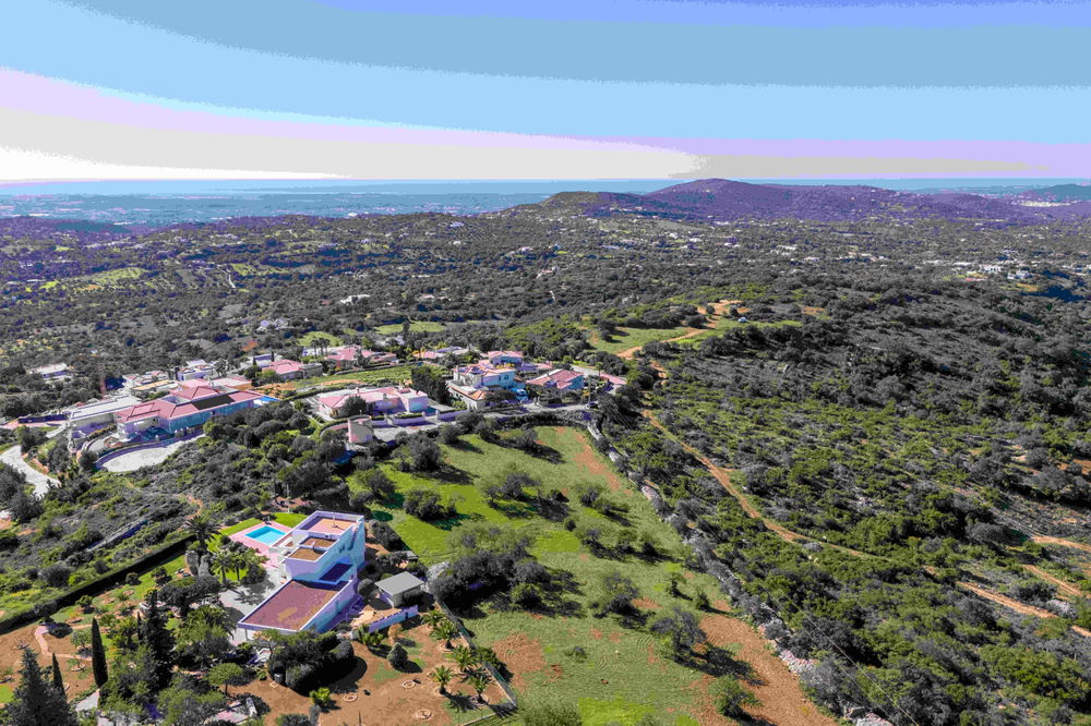 Beautiful plot in Quinta das Raposeiras with an exceptionnal construction possibility up to 732m2 2917271060