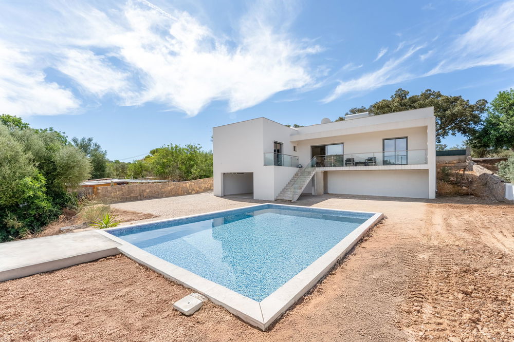 Modern Elegance: Newly built single-storey modern villa with 4 bedrooms in São Brás de Alportel. 3319723085