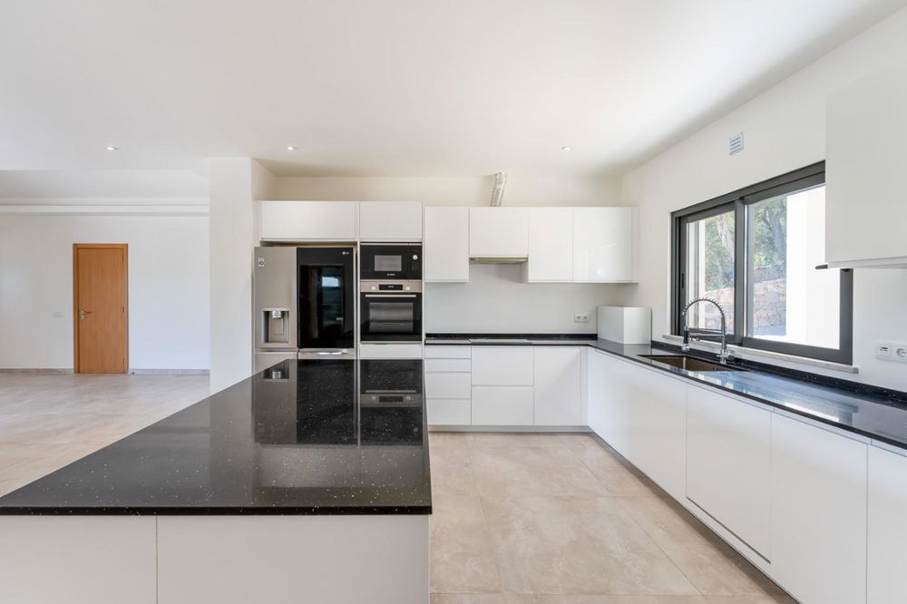 Modern Elegance: Newly built single-storey modern villa with 4 bedrooms in São Brás de Alportel. 3319723085