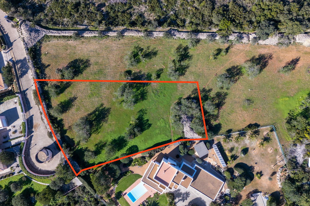 Beautiful plot in Quinta das Raposeiras with an exceptionnal construction possibility 1223229379