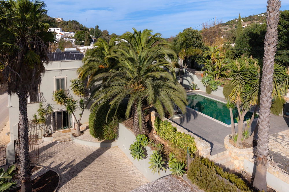 Enchanting home with ocean view only minutes away from Loulé 421126027