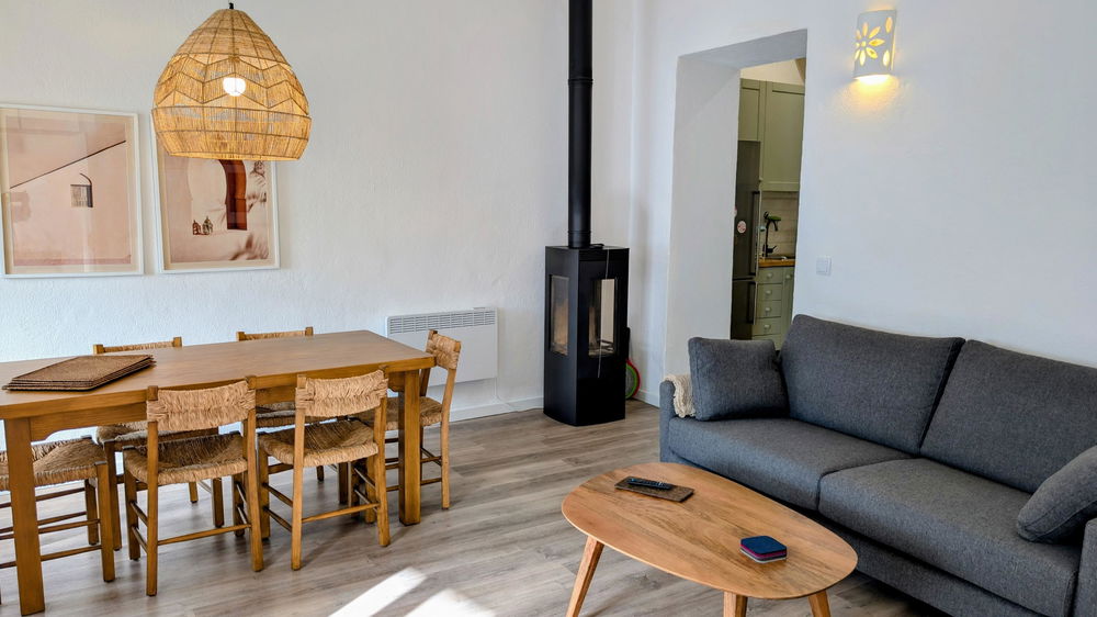 Charmingly renovated townhouse right in the historical heart of São Brás de Alportel 240824848
