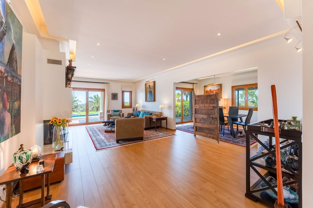 Exceptional 5 bedroom villa in Santa Barbara de Nexe: A Blend of Luxury, Privacy, and Nature 3696208998