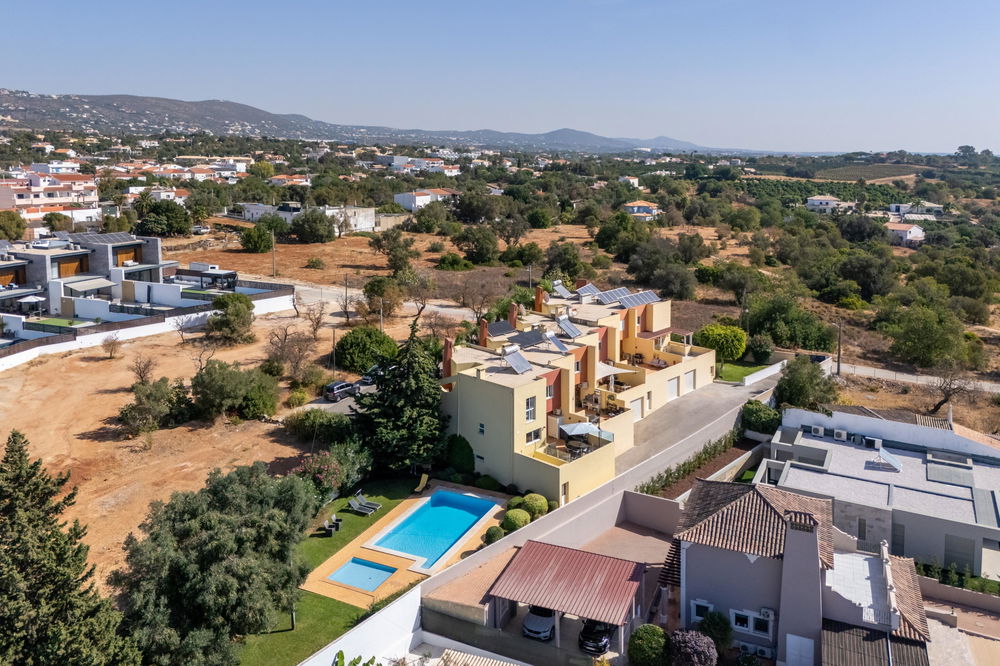 Beautiful 3-Façade Townhouse with Pool Access and Modern Comforts in Almancil 2261410077