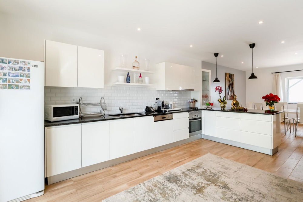 Tasteful 3-bedroom, single-story villa, just minutes from the charming village of Santa Bárbara de Nexe 924398856