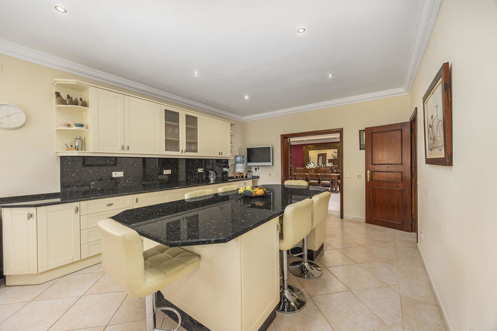 Luxury 4-bedroom single-storey villa in Santa Bárbara de Nexe 2277366367