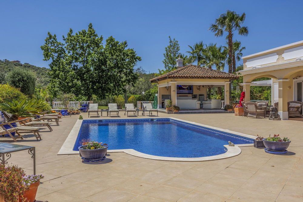 Luxury 4-bedroom single-storey villa in Santa Bárbara de Nexe 2277366367
