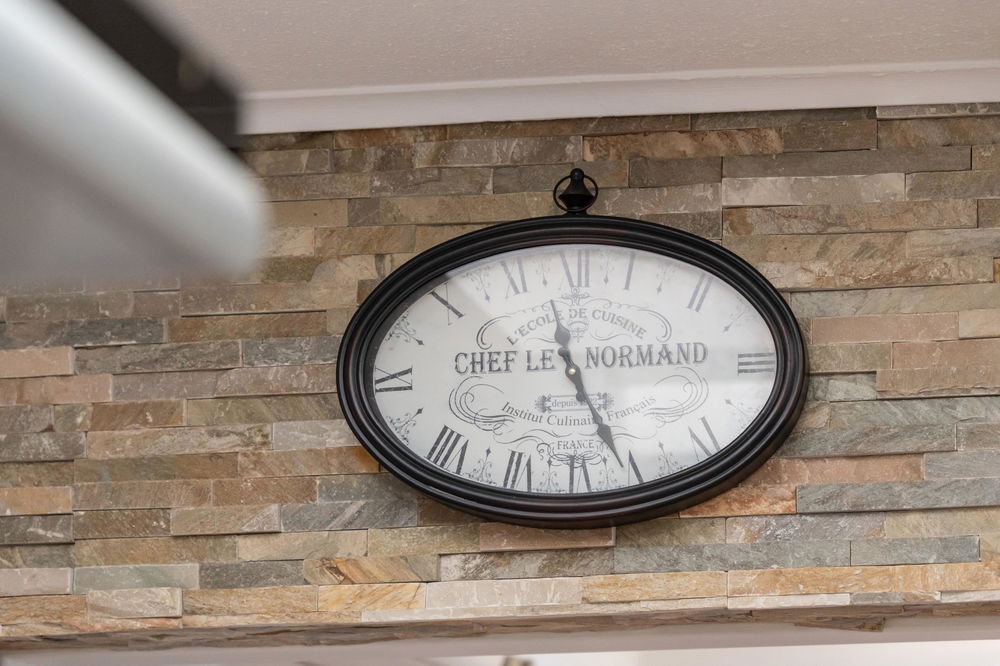 Single-storey 4 bedroom villa in Fonte Santa, offers an inviting blend of rustic charm and modern elegance, swimming pool and quietness. 4223020852