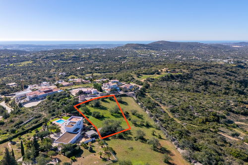 Beautiful plot in Quinta das Raposeiras with an exceptionnal construction possibility 2647440689