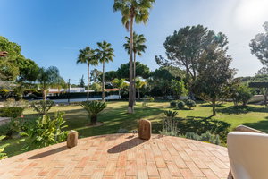 4 bedroom villa on a plot of 4890m2, in Valverde, near Quinta do Lago in a quiet area , very private and with a magical garden 1675590875