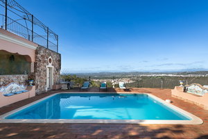 A One-of-a-Kind Villa with Panoramic Views and Timeless Mediterranean Charm 3815512762