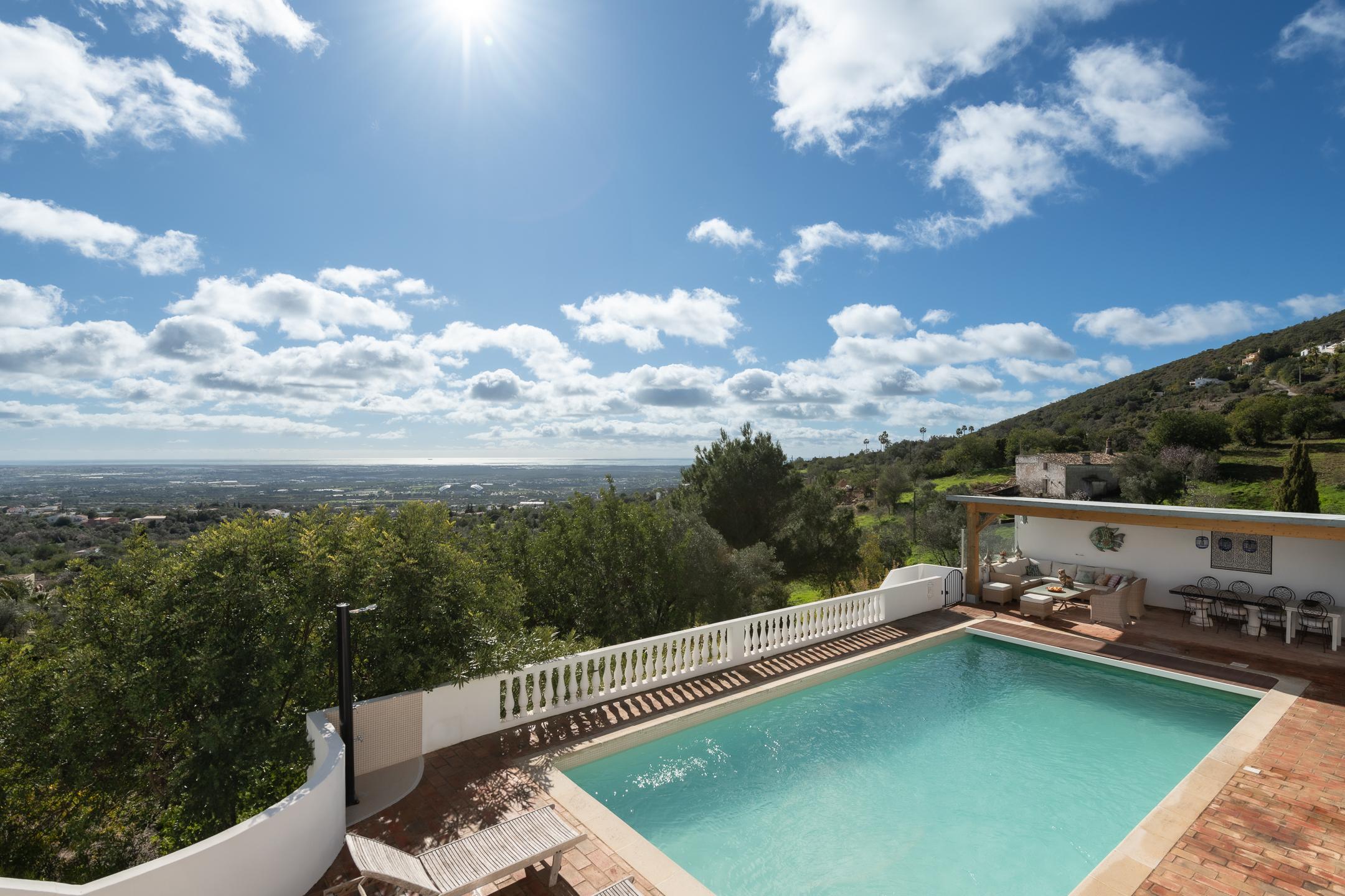 An Inviting Home with Harmonious Family Atmosphere and incredible sea view