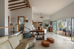 An Inviting Home with Harmonious Family Atmosphere and incredible sea view 351742516