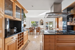 4 bedrooms en suite villa, an oasis of tranquility, offering not only the breathtaking sea views but also a home with charm in Santa Barbara de Nexe. 1170554702