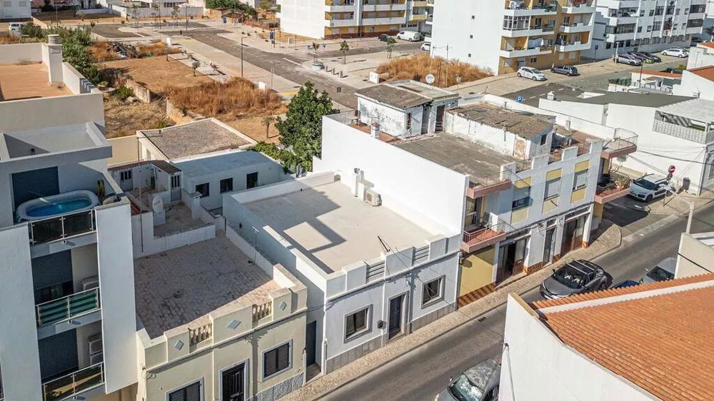 A 3-bedroom renovated masterpiece in the heart of Loulé 2614303443