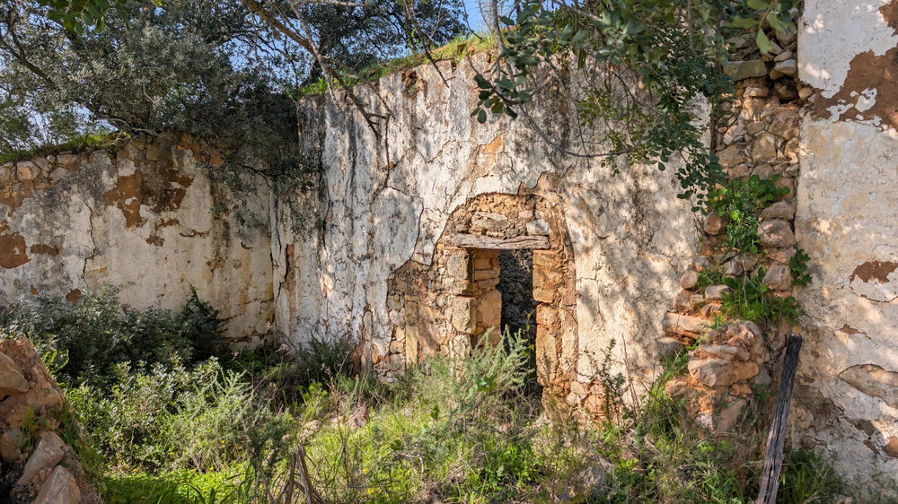 Building plot with approved project – conveniently located at 3 minutes from Loulé 1605629549