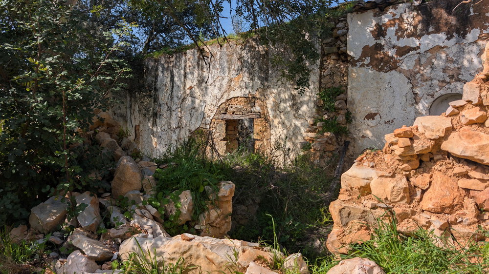 Building plot with approved project – conveniently located at 3 minutes from Loulé 1605629549