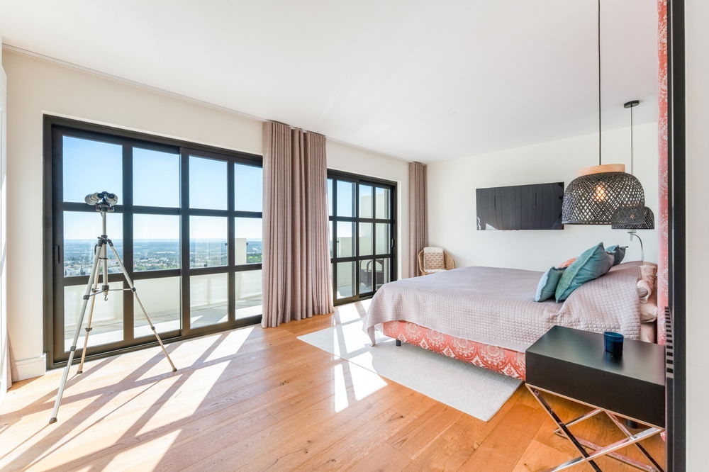 Nestled in the tranquil hills of Santa Bárbara; a contempory villa designed by renowned architect Jutta Hoehn offers a panoramic views of both the Algarve coastline and the surrounding countryside 3996654302