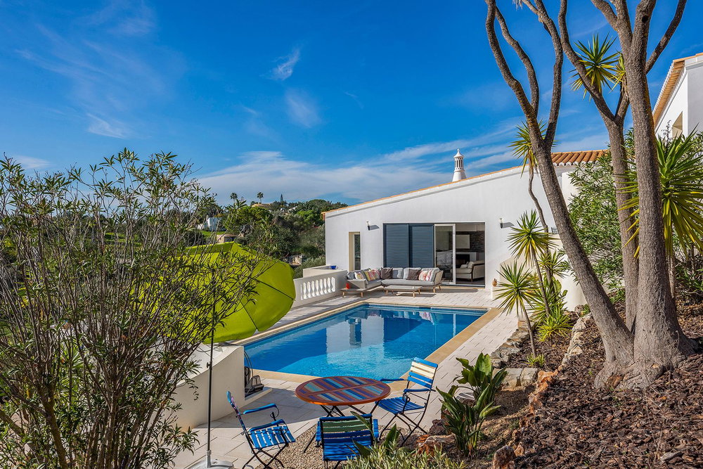Your sun-drenched oasis of peace on the heights of Boliqueime, just minutes from Vilamoura 66279475