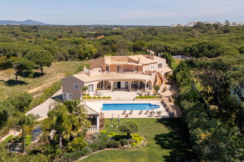 Timeless Elegance Among the Pines: A Grand Algarve Estate in Valverde 510409944