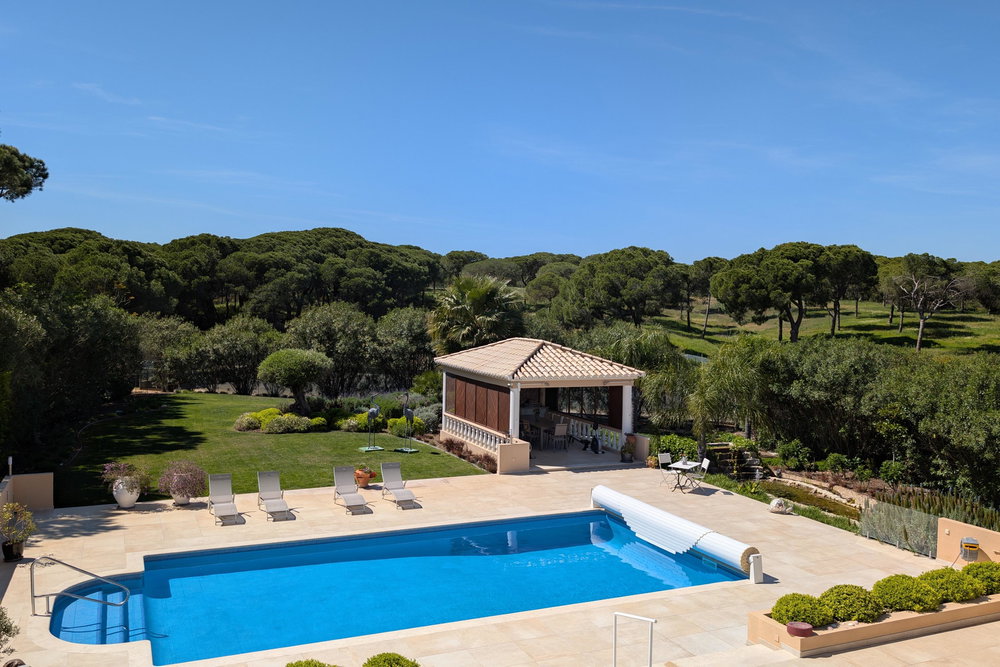Timeless Elegance Among the Pines: A Grand Algarve Estate in Valverde 510409944