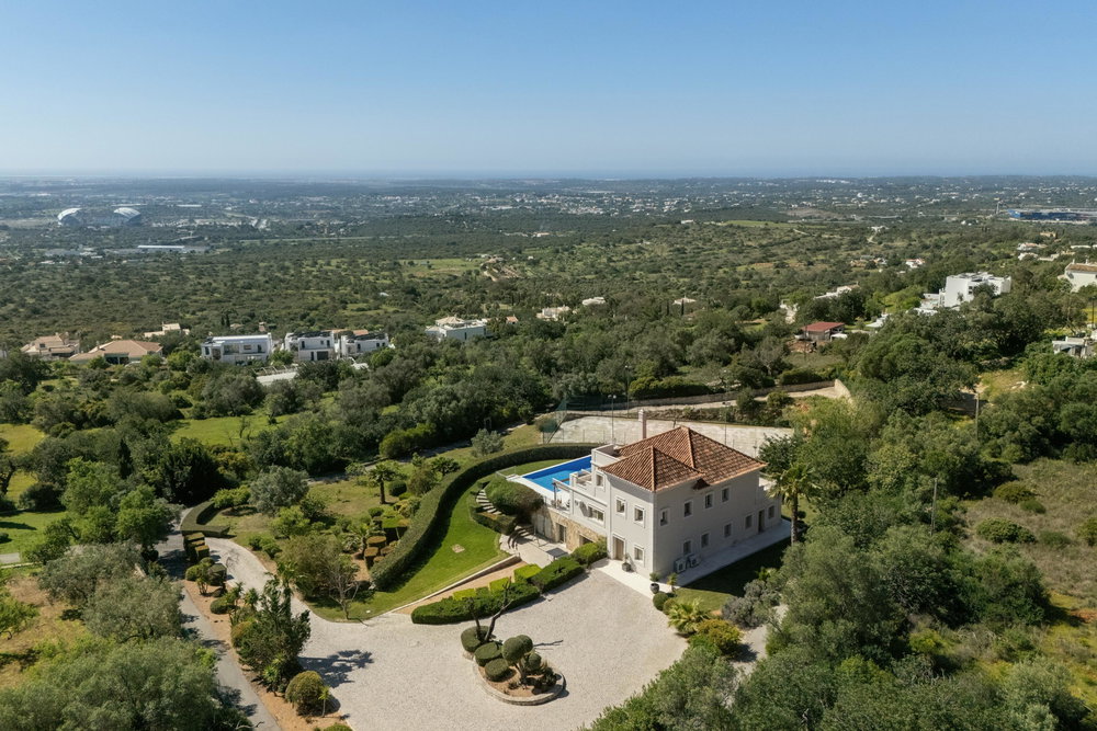 Your private kingdom, a majestic estate above Santa Bárbara de Nexe 2790687831