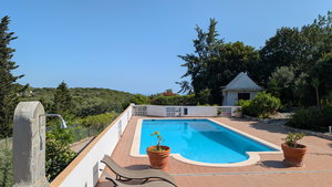 Single storey villa with 4 ensuite bedrooms nestled in the hills of Santa Bárbara de Nexe 1514185591