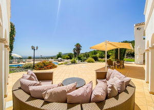 A Timeless Estate of Elegance, Privacy, and Serenity between Estoi and Santa Barbara de Nexe with an astonishing sea view. 306651380