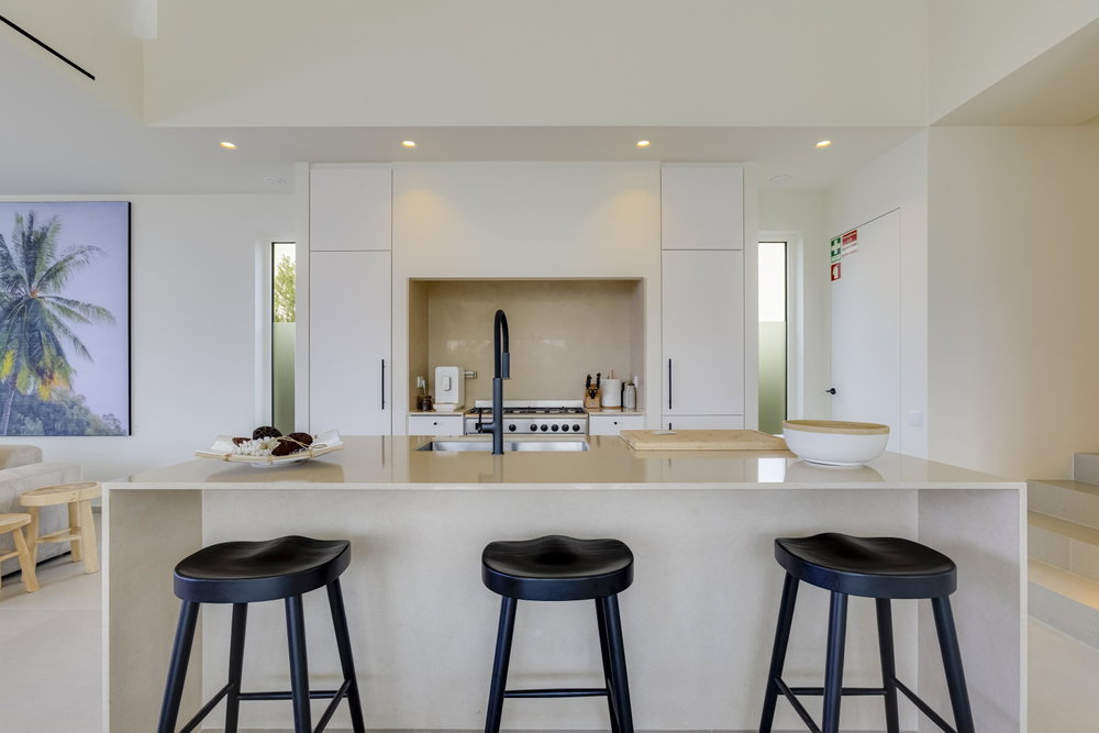Newbuilt south facing Mediterranean style 3-bedroom villa close to the center of Santa Bárbara de Nexe – sold fully furnished 3610768464