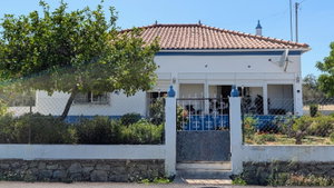 Single-storey village house with 3 bedrooms on the outskirts of São Brás de Alportel 1136411011