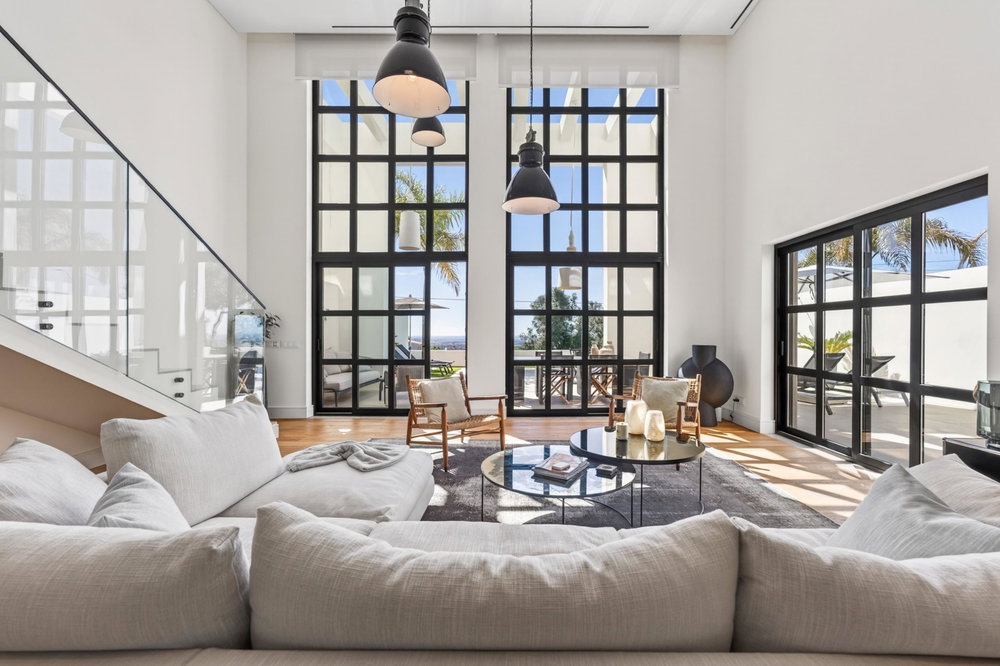 Exceptional 4 bedrooms Villa with furniture designed by the architect Jutta Hoehn, with an uninterrupted Ocean view in Santa Barbara de Nexe 3223141607