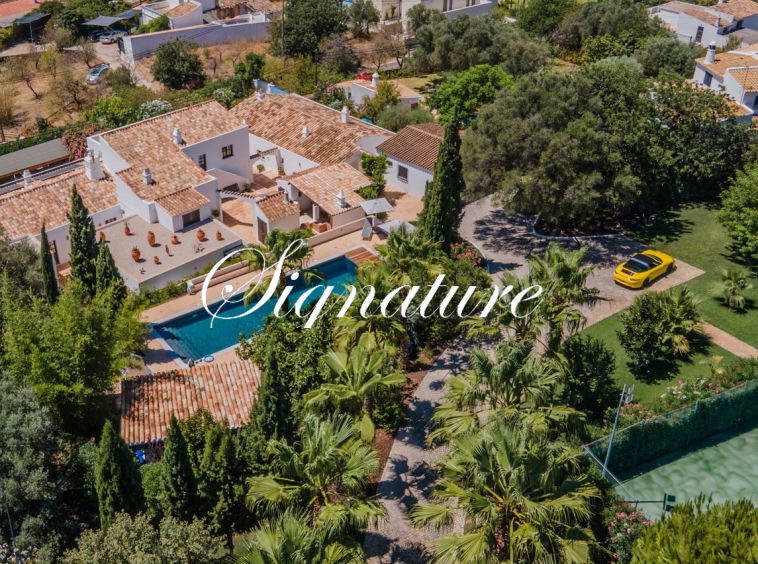 Opportunity: an unique 6 bedrooms villa with sea views in Santa Barbara de Nexe 3680842513