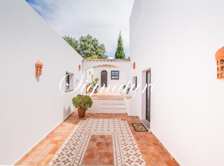 Opportunity: an unique 6 bedrooms villa with sea views in Santa Barbara de Nexe 3680842513