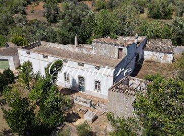 Old large Quinta on a plot of 1,5 hect in Santa Barbara de Nexe 2664070841