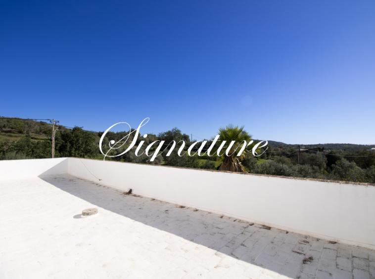 Opportunity: Traditional 5 bedroom Quinta in Santa Barbara de Nexe with sea view. 2047328366