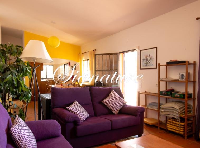 3 bedroom Quinta with pool and sea view, for renovation, in Santa Barbara de Nexe 2511984885