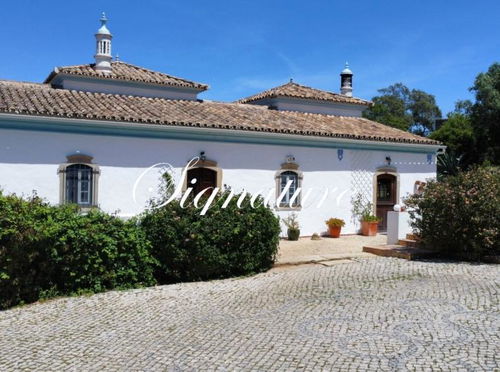 Beautiful 4 bedroom Quinta dating from 1902 nestled in the gentle hills of Santa Barbara de Nexe 4002669737