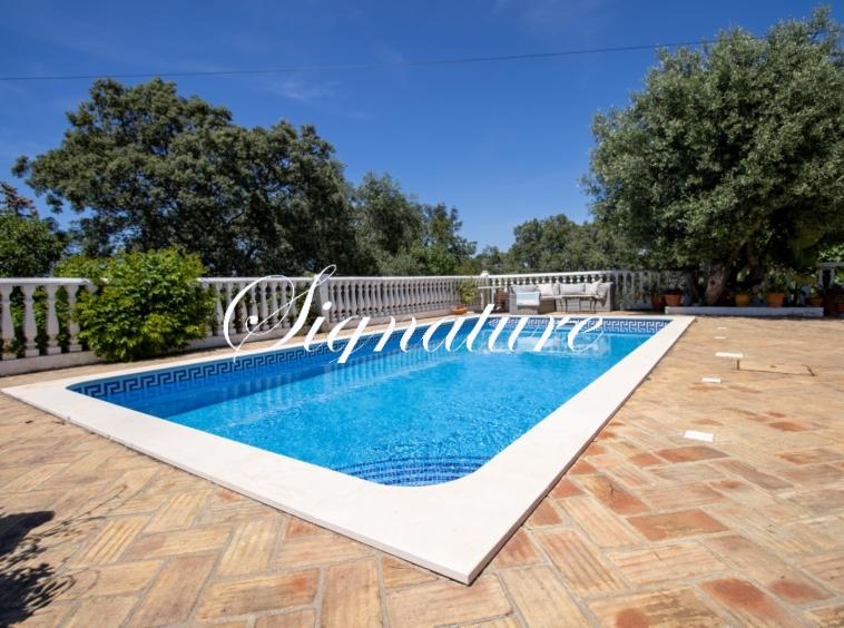 Beautiful Quinta in the gentle hills of Santa Barbara de Nexe 840039879