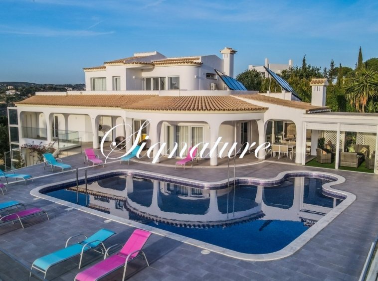 Superb villa set in the hills of Goldra de Baixo 279315089