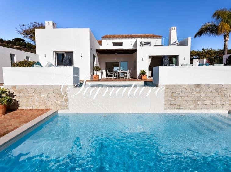 Marvelous 3 bedroom modern villa with pool, stunning sea views in Estoi 2707157615
