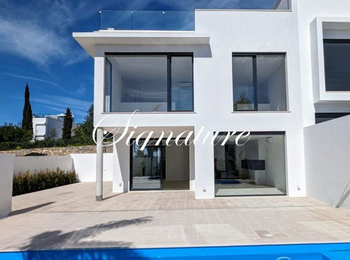 Modern new build 3 bedroom villa in the center of Santa Barbara de Nexe with spectacular sea views 3278011805