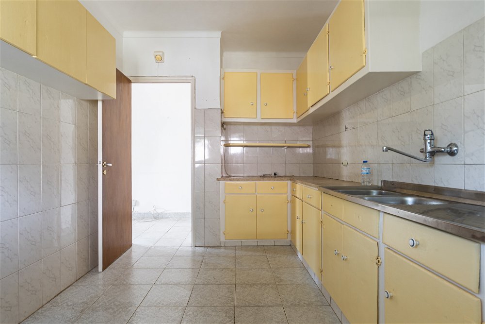 6 bedroom villa in Abóboda to remodel – Negotiable Value 2318215845