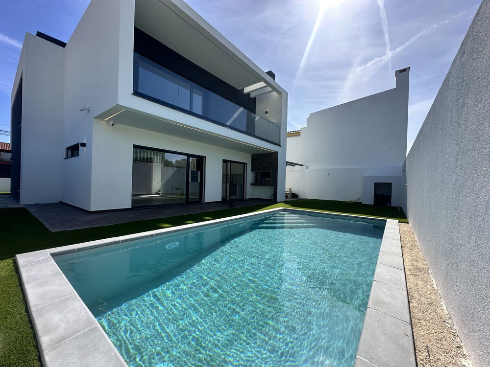 4 BEDROOM VILLA IN BICESSE – ESTORIL 620884243