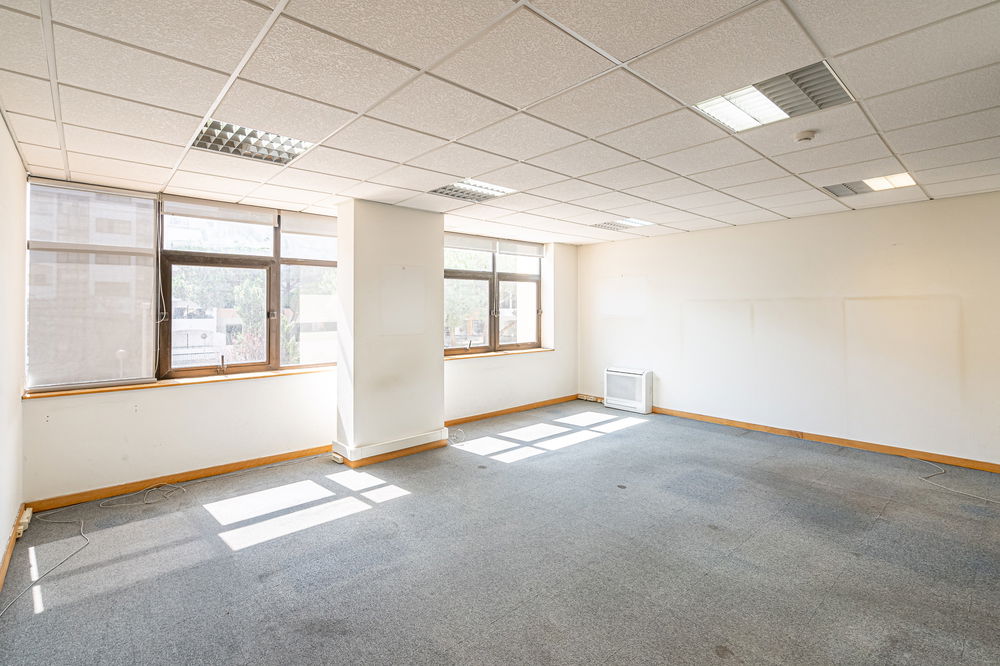 OFFICE WITH 60M2 – CASCAIS 4123554095