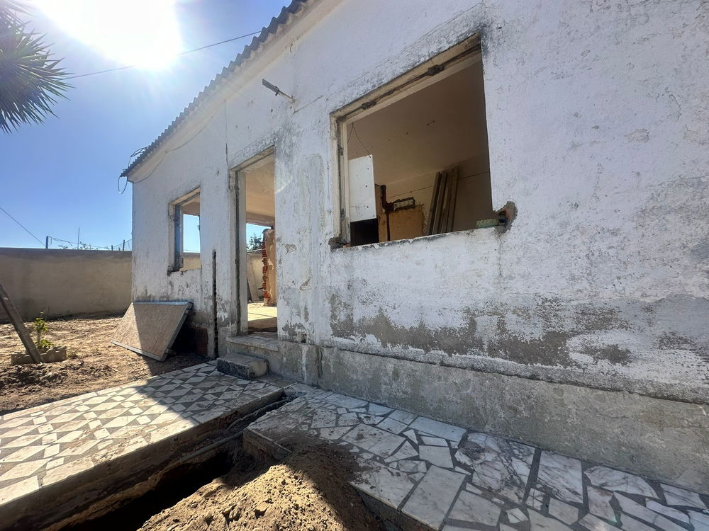 3 BEDROOM VILLA COMPLETELY REFURBISHED IN CHARNECA CAPARICA 3303967911